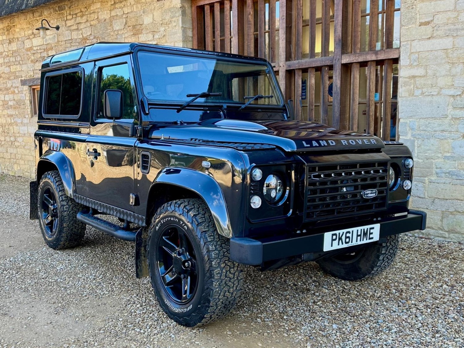 Land Rover Defender Listing Image