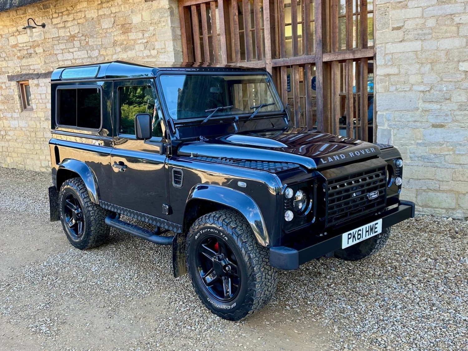 Land Rover Defender Listing Image