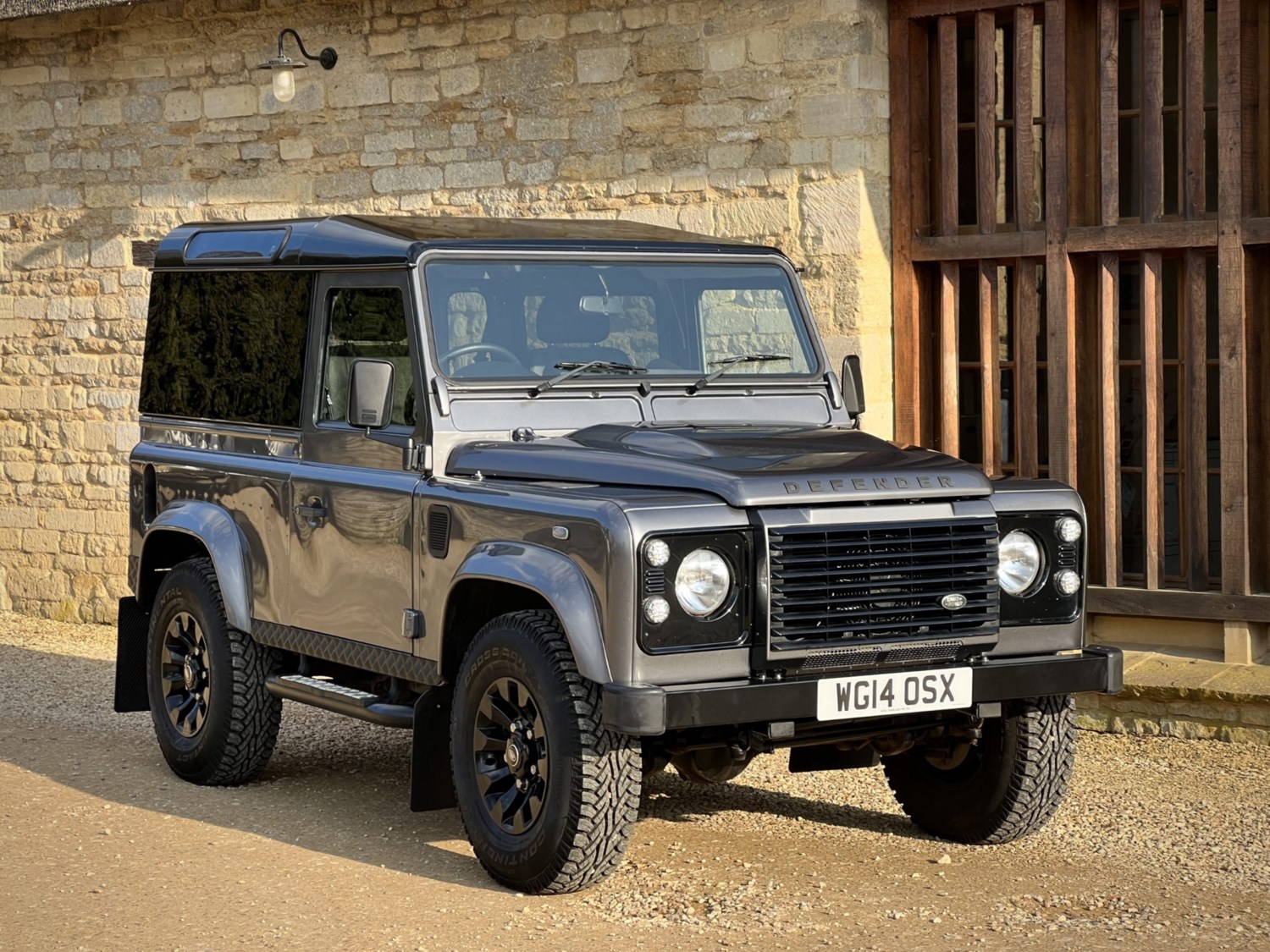 Land Rover Defender Listing Image