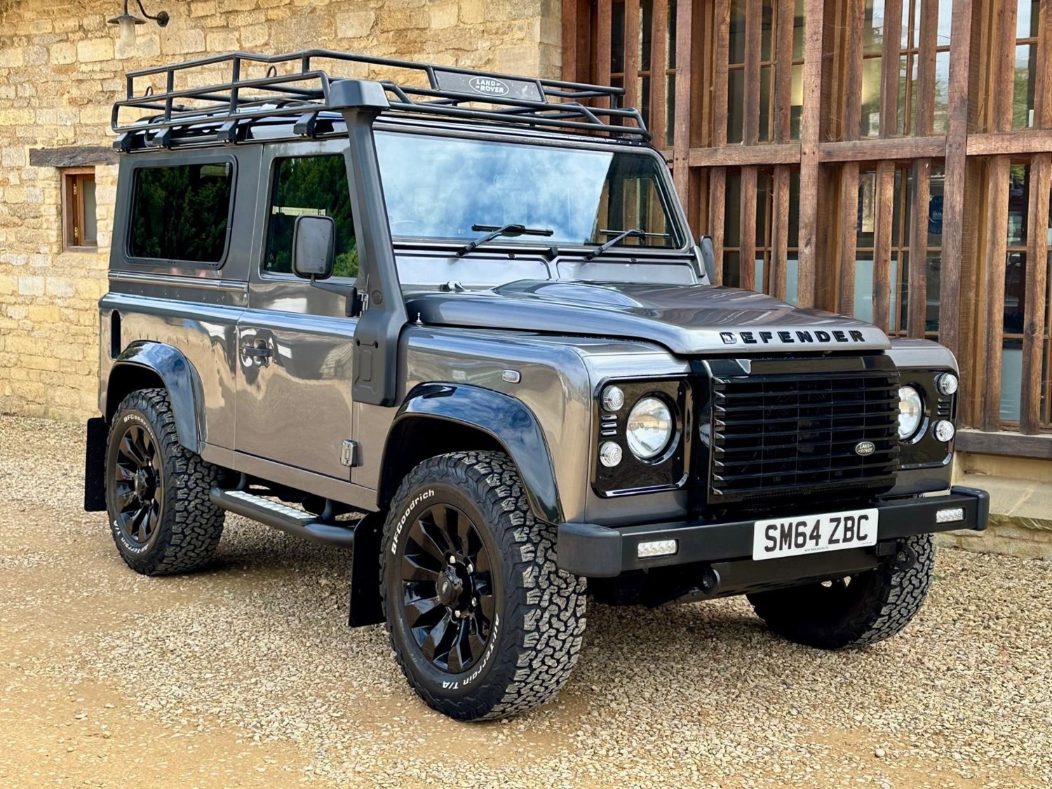 Land Rover Defender Listing Image