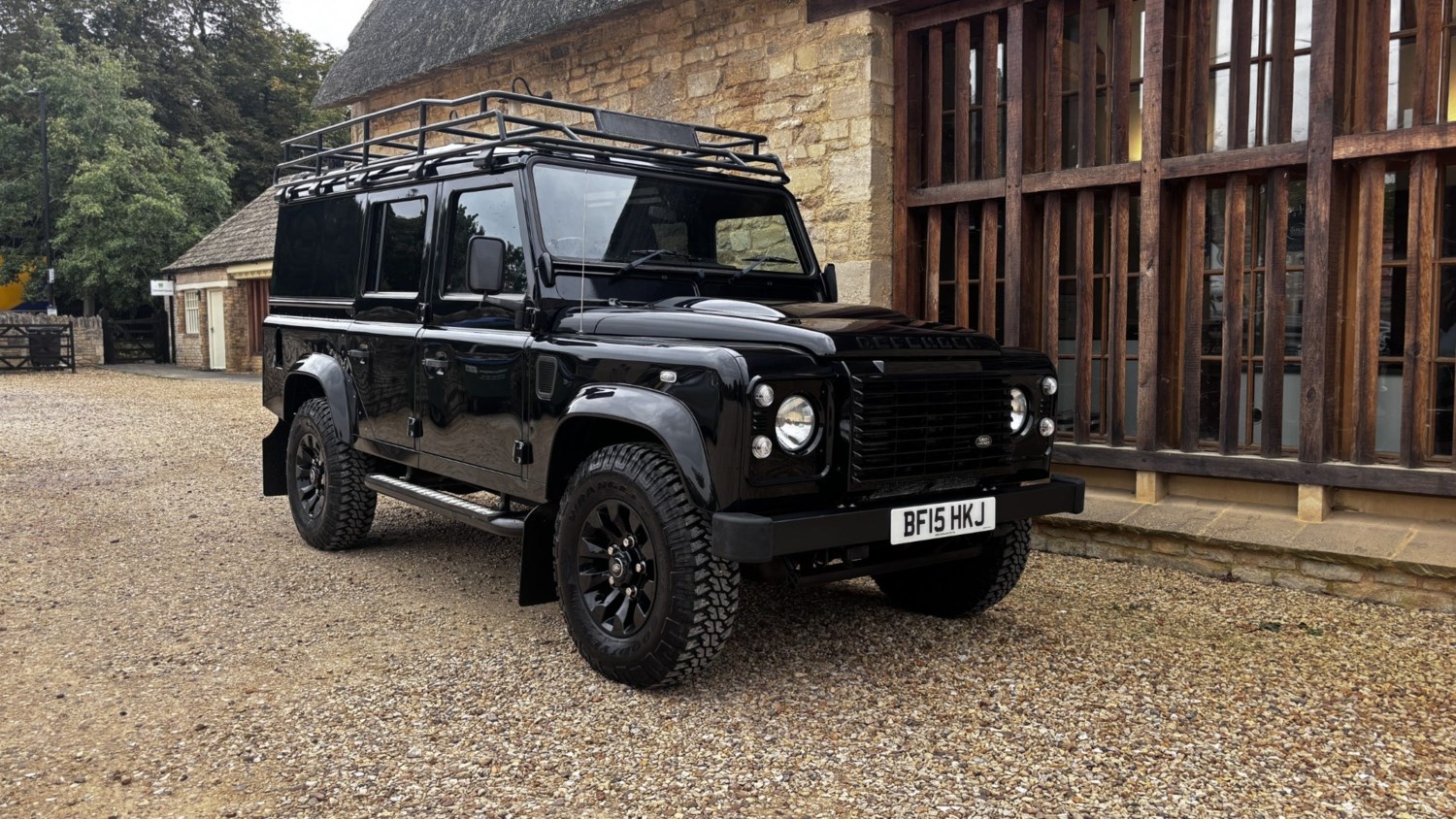 Land Rover Defender Listing Image