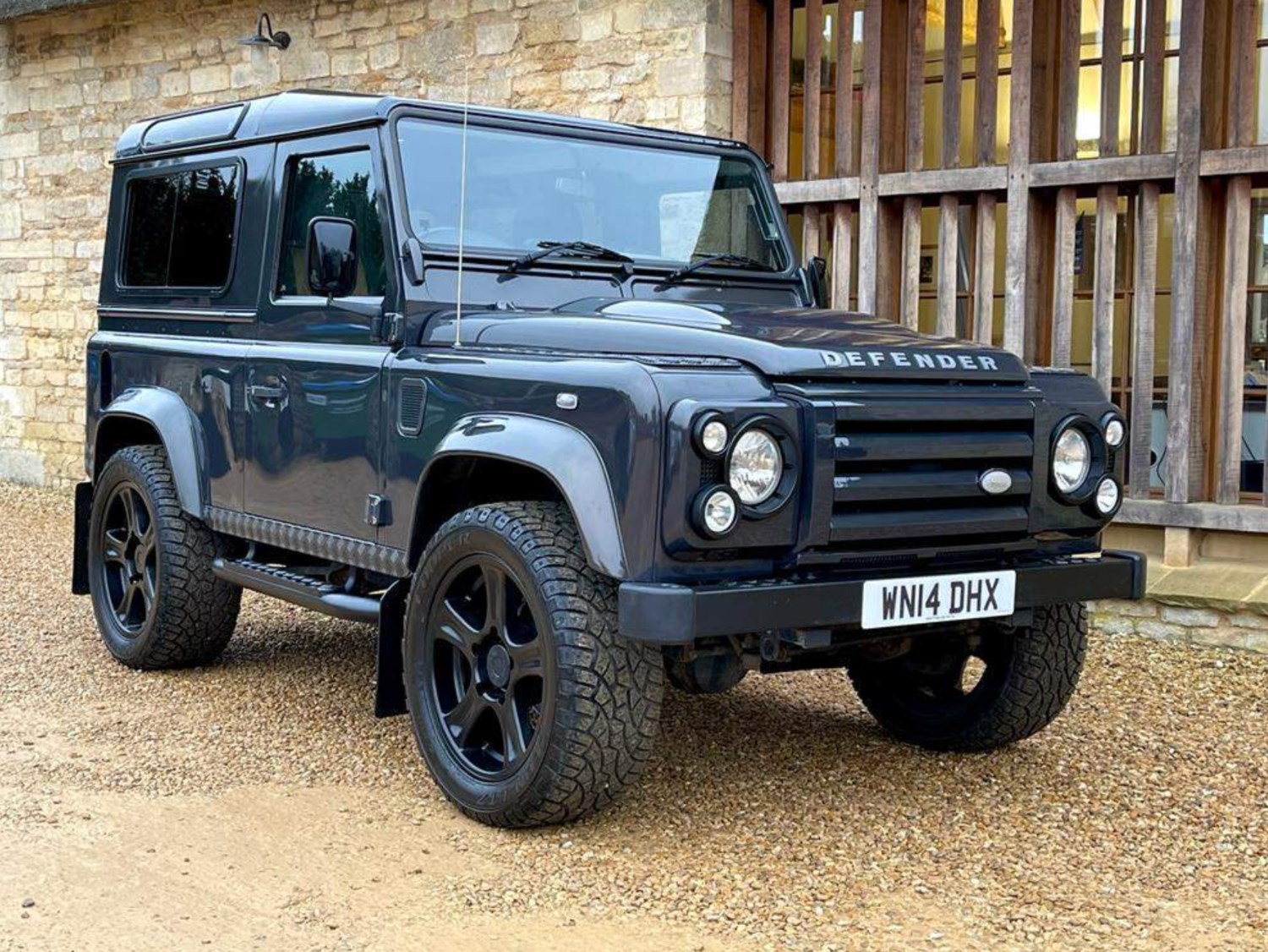 Land Rover Defender Listing Image