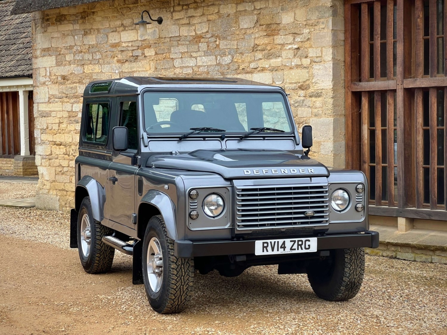 Land Rover Defender 90 Listing Image