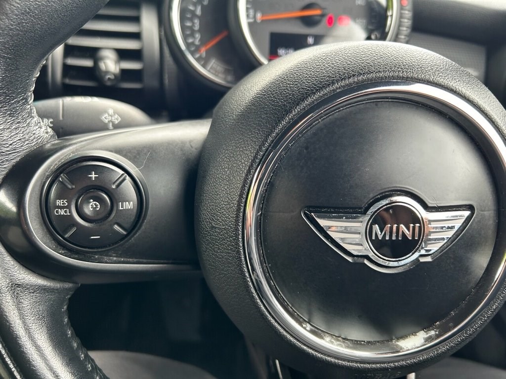 MINI Convertible Listing Image