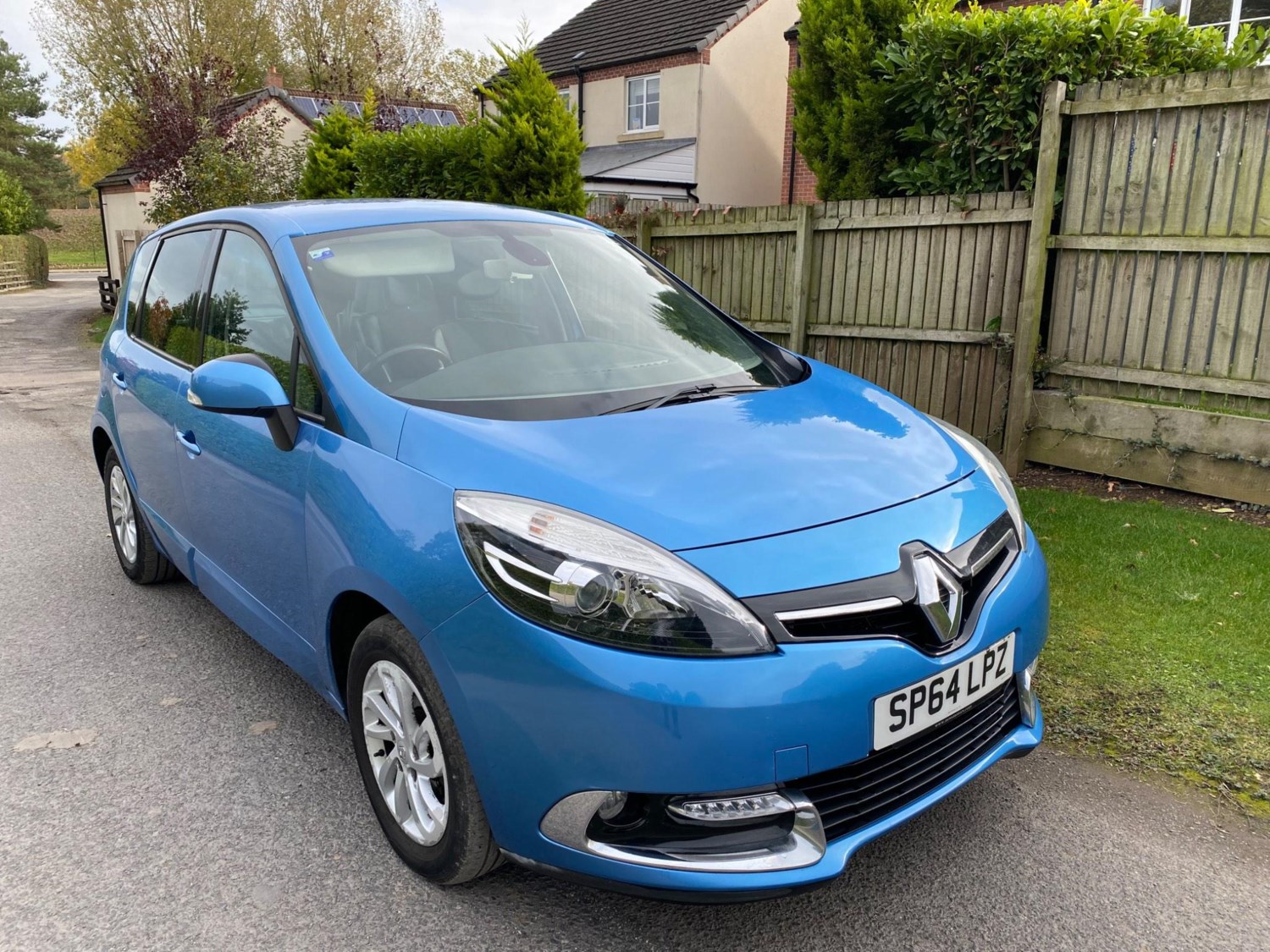 Renault Scenic Listing Image