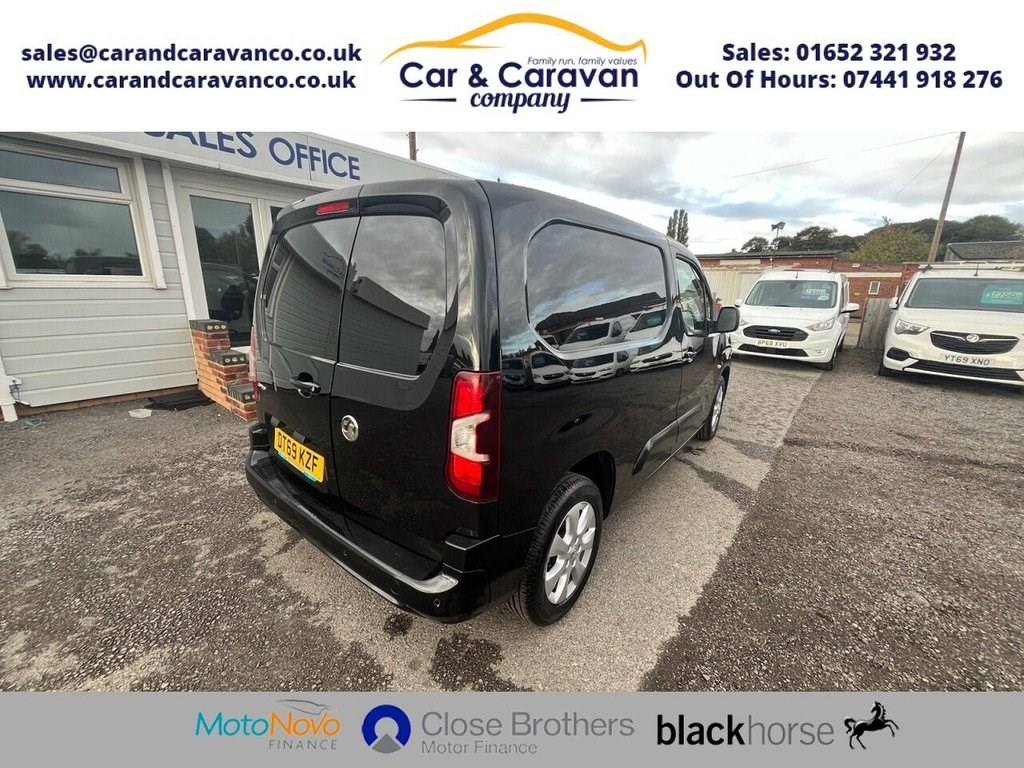 Vauxhall Combo Listing Image