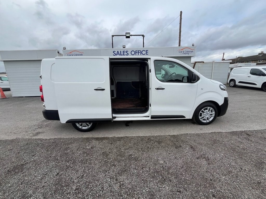 Vauxhall Vivaro Listing Image