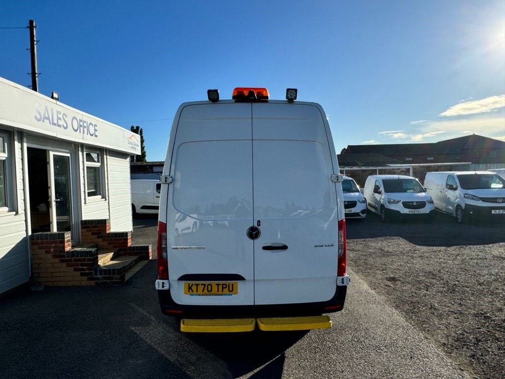 Mercedes-Benz Sprinter Listing Image