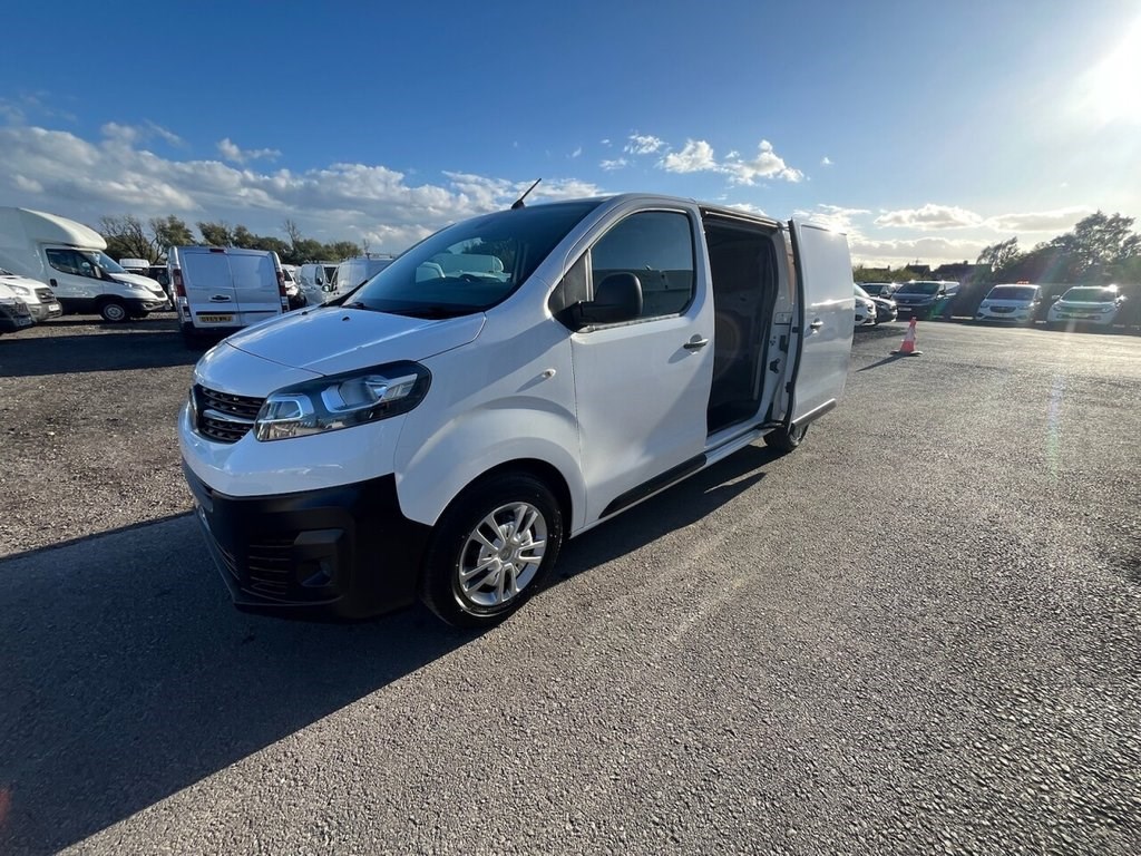 Vauxhall Vivaro Listing Image