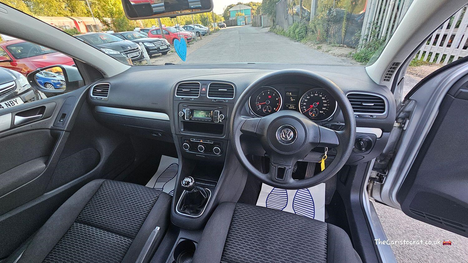 Volkswagen Golf Listing Image