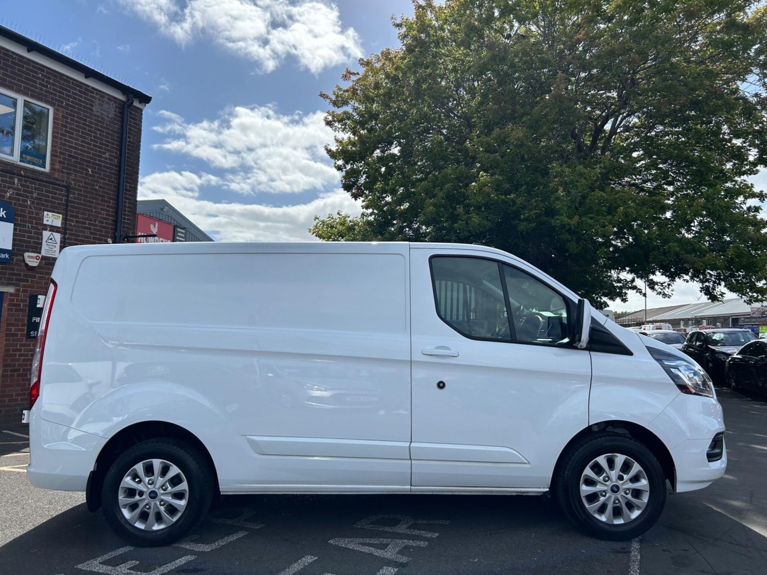 Ford Transit Custom Listing Image