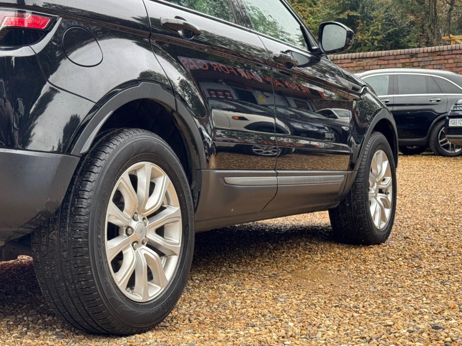 Land Rover Range Rover Evoque Listing Image