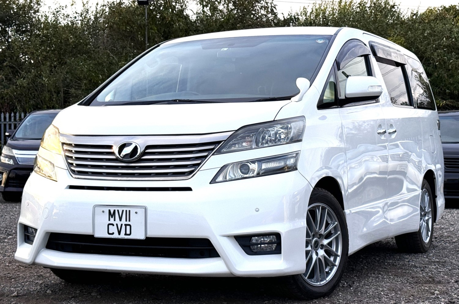 Toyota Vellfire Listing Image