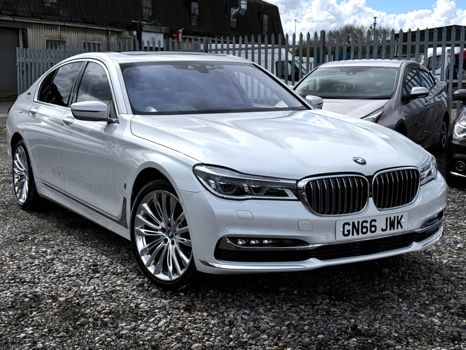 BMW 7 Series Listing Image