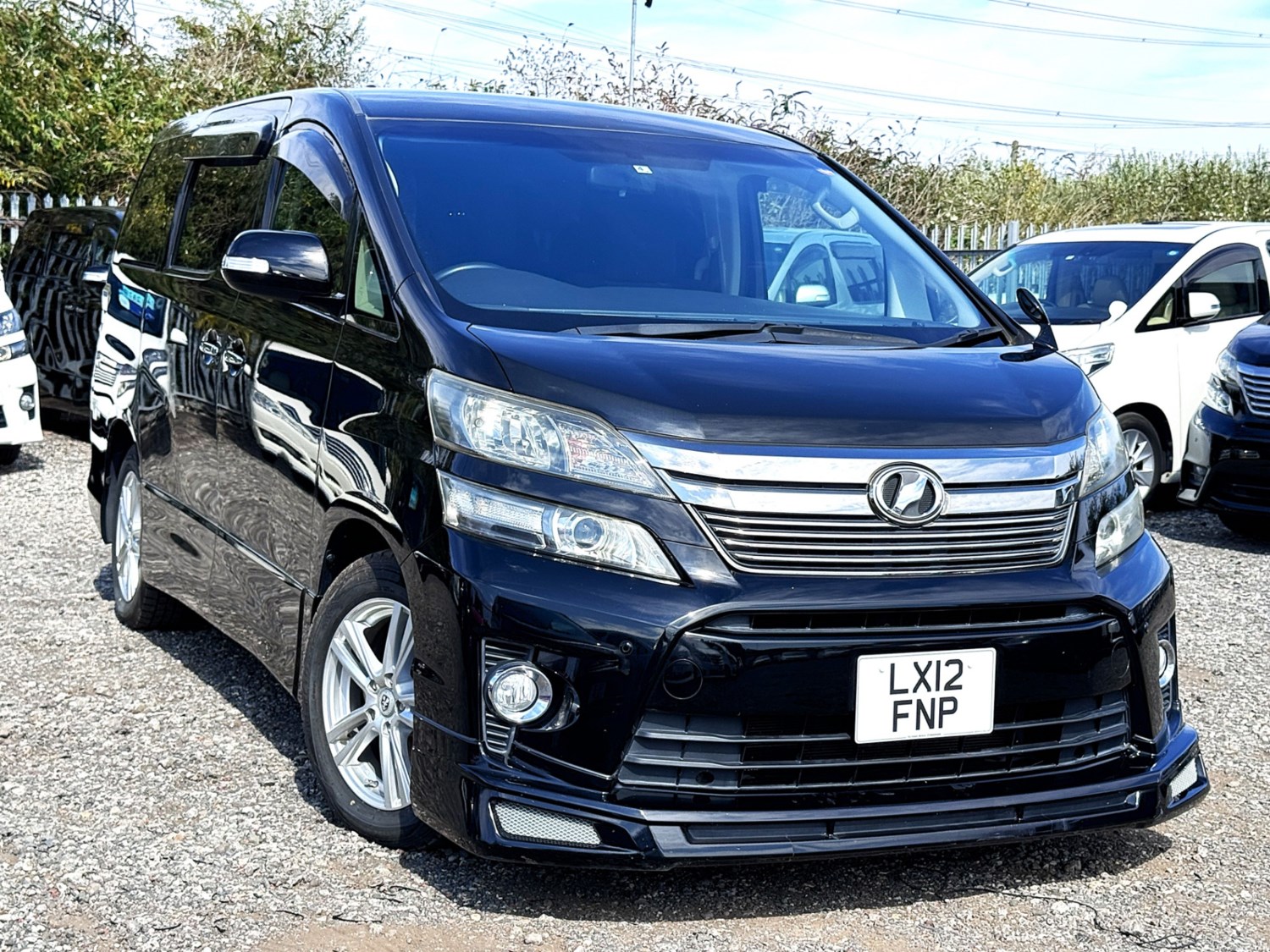 Toyota Vellfire Listing Image