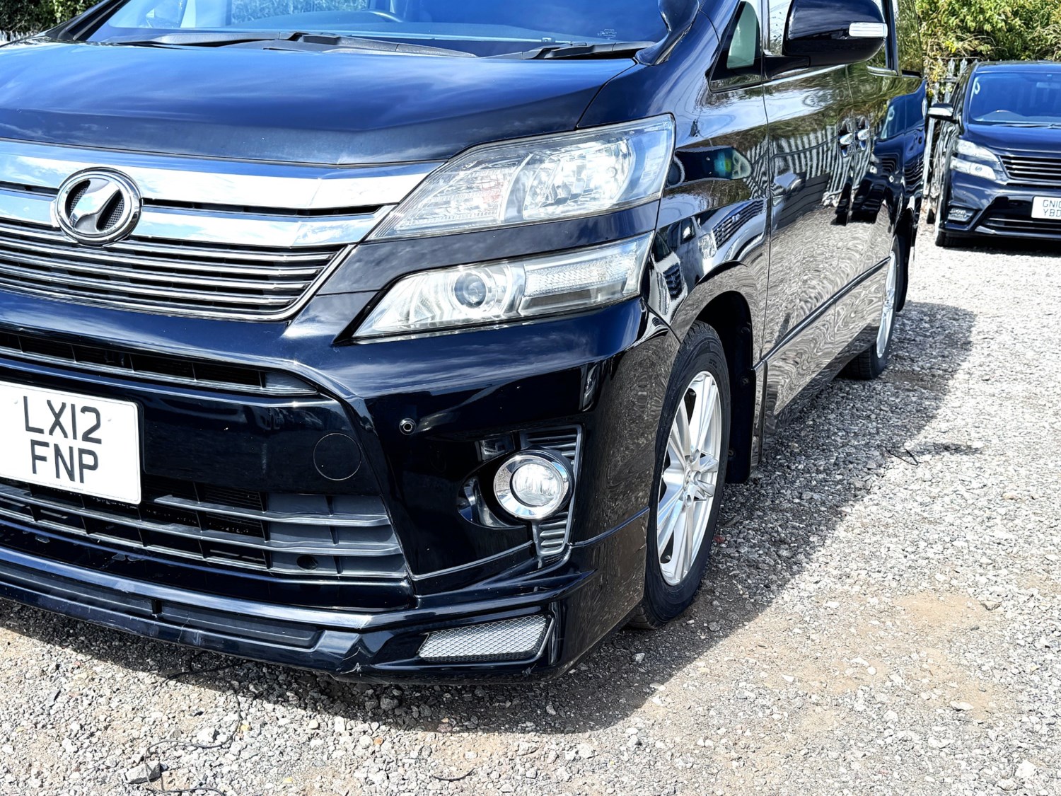 Toyota Vellfire Listing Image