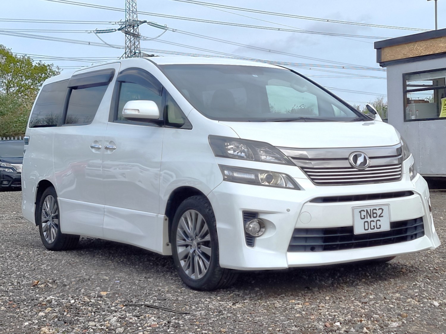 Toyota Vellfire Listing Image