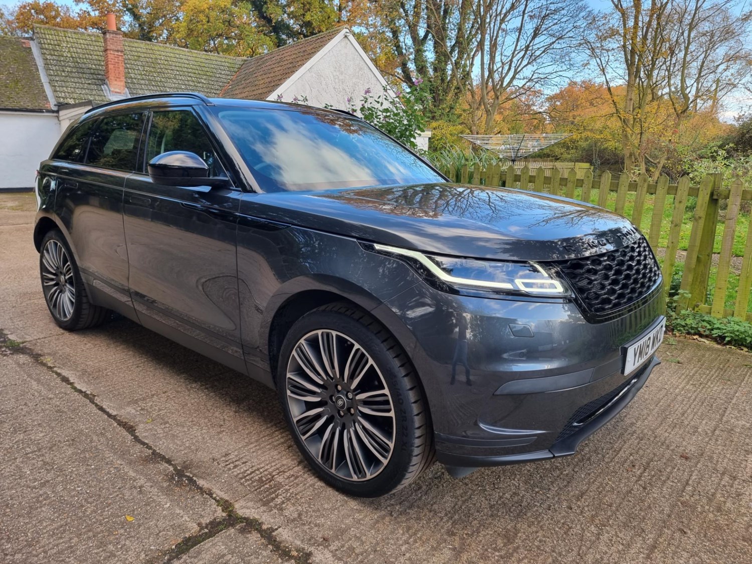 Land Rover Range Rover Velar Listing Image