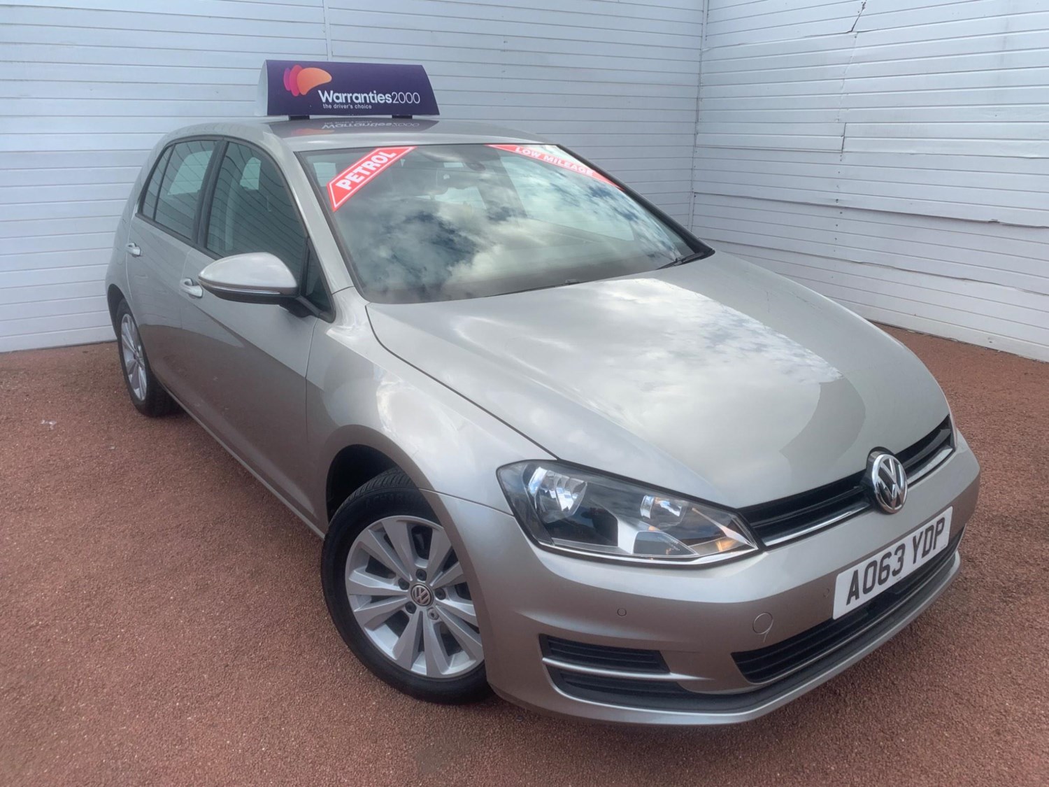 Volkswagen Golf Listing Image