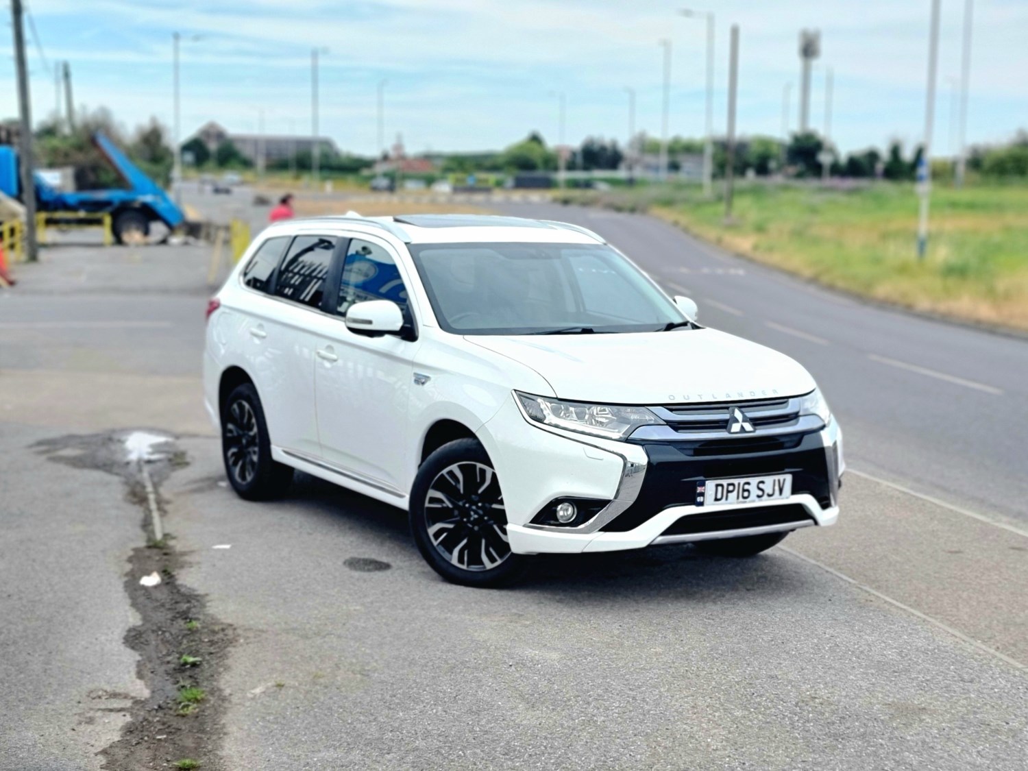 Mitsubishi Outlander Listing Image