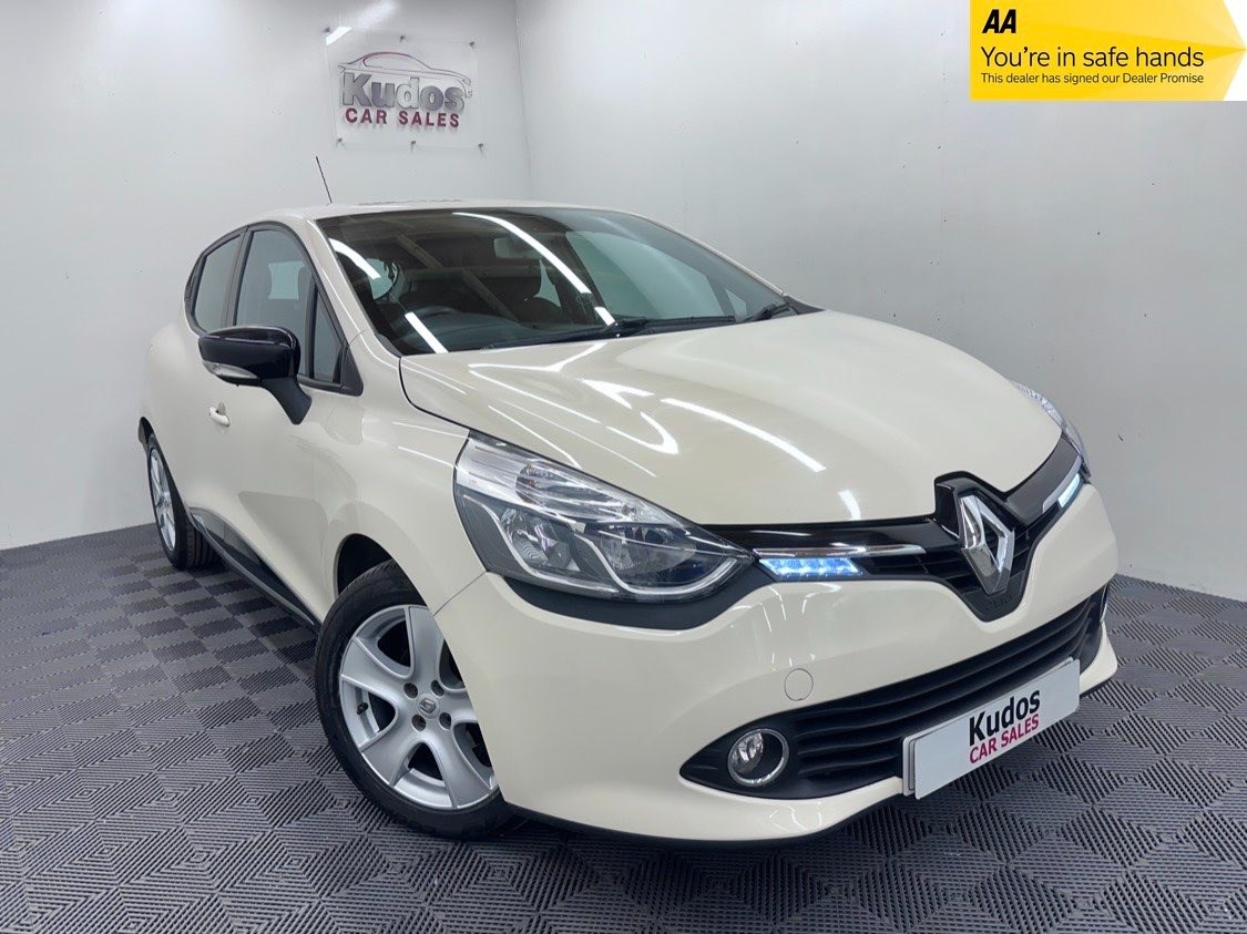 Renault Clio Listing Image