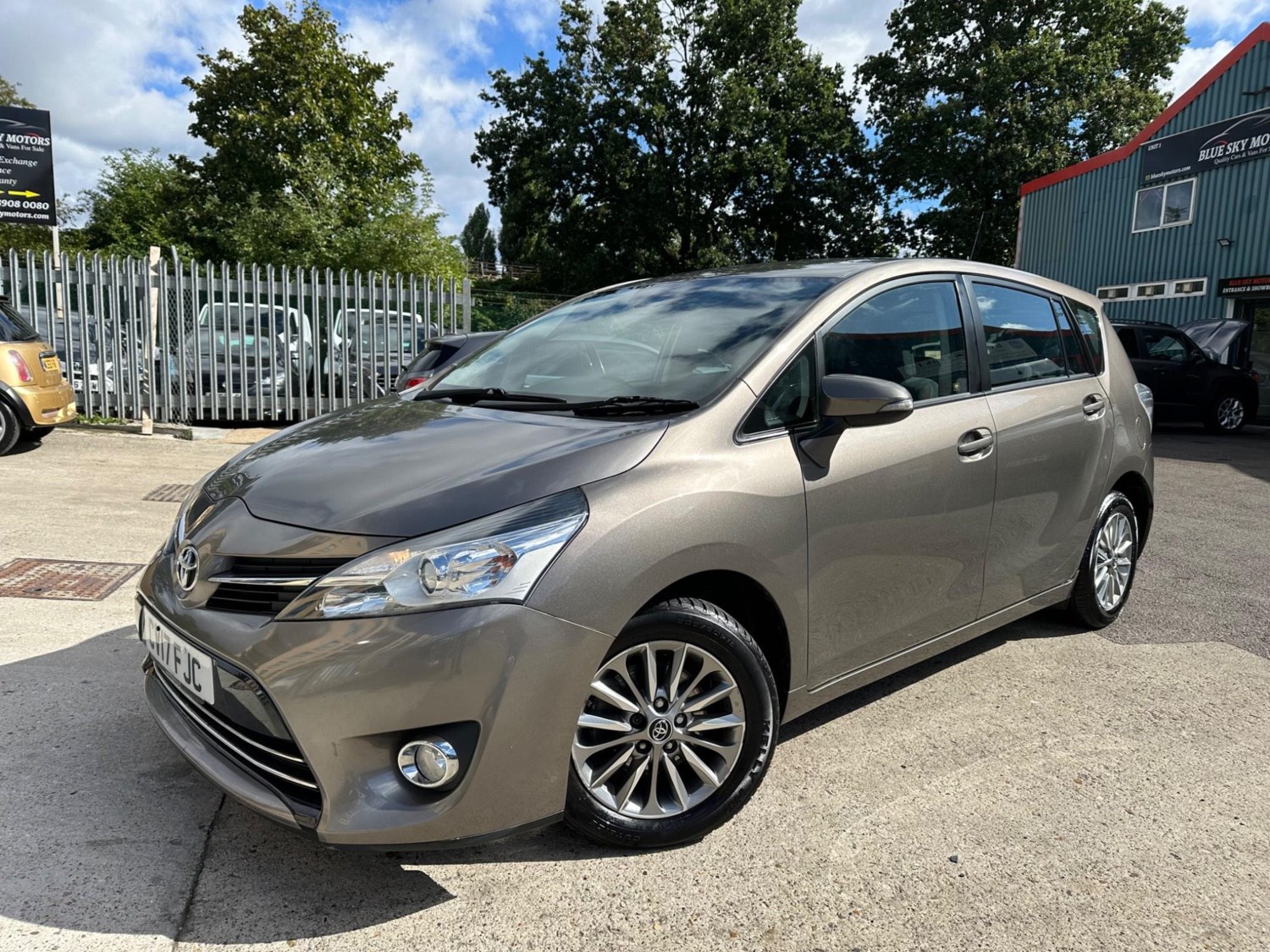 Toyota Verso Listing Image