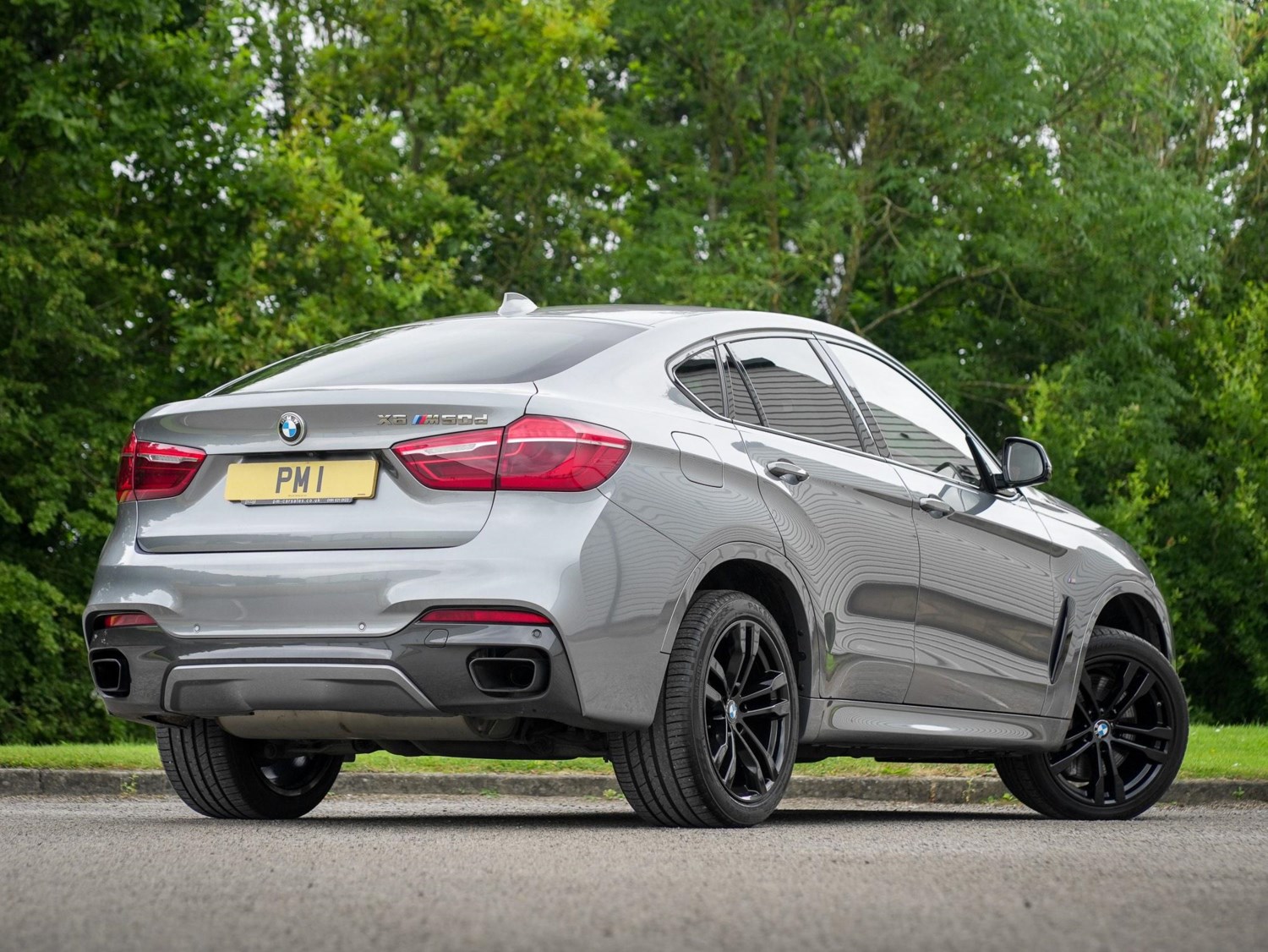 BMW X6 Listing Image