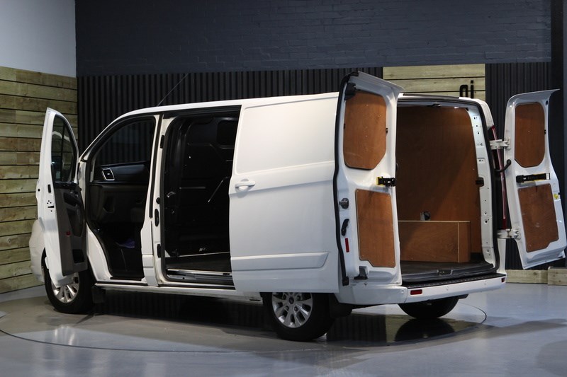 Ford Transit Custom Listing Image