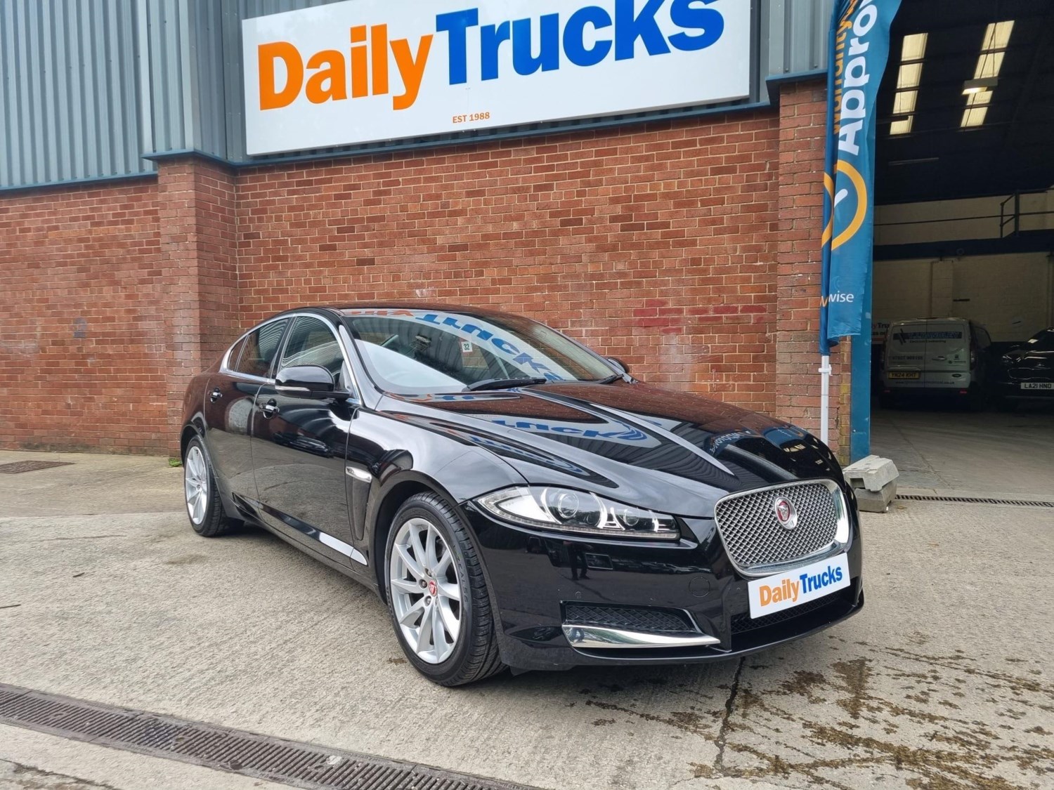 Jaguar XF Listing Image