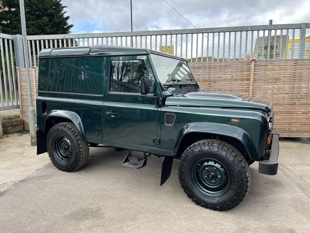 Land Rover Defender Listing Image