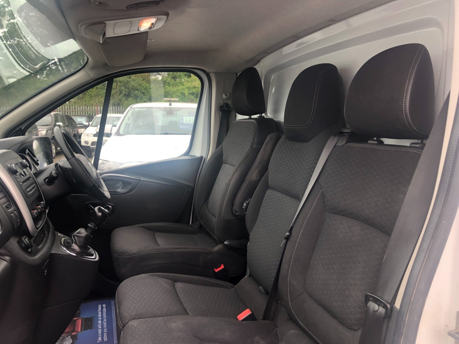 Vauxhall Vivaro Listing Image