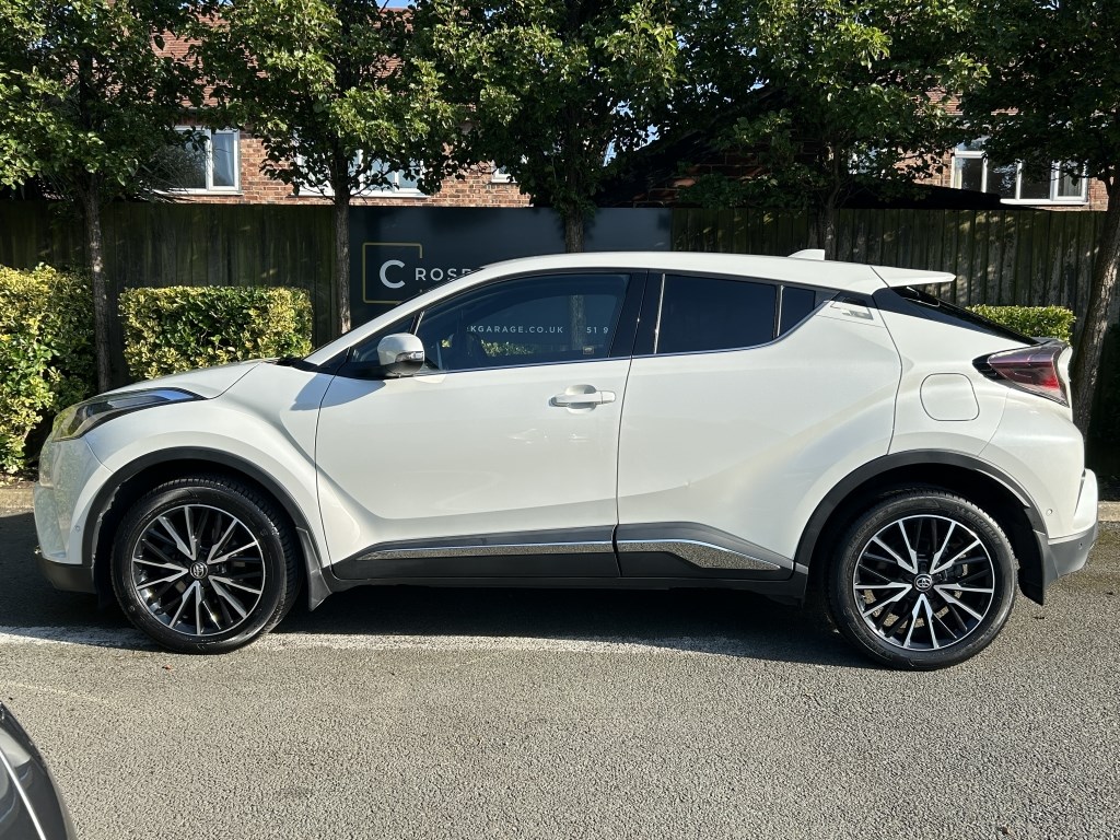 Toyota C-HR Listing Image