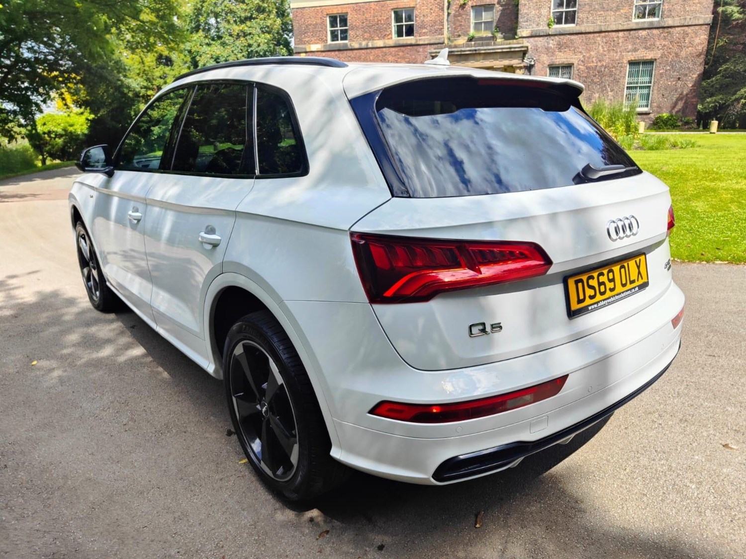 Audi Q5 Listing Image