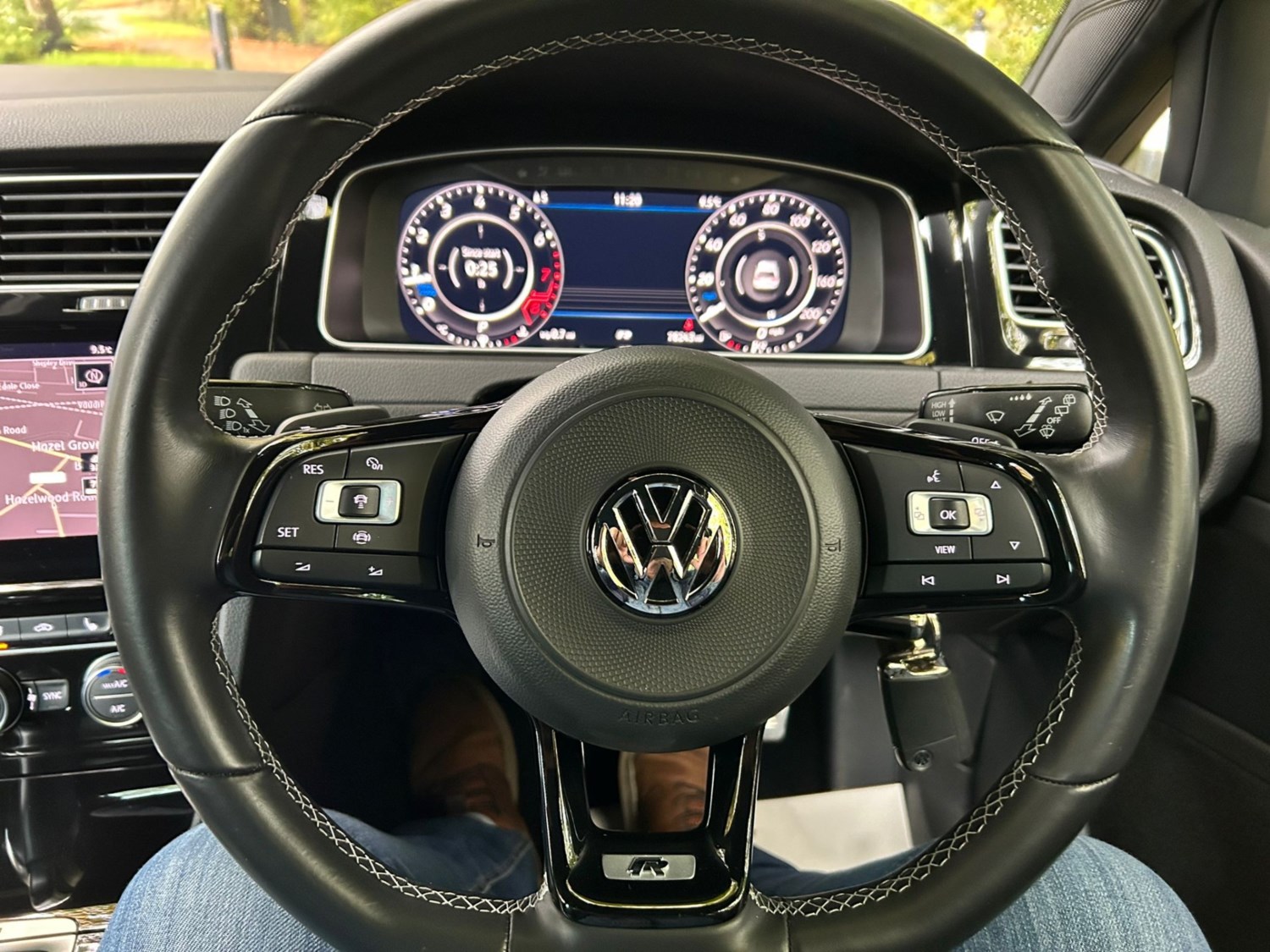 Volkswagen Golf Listing Image