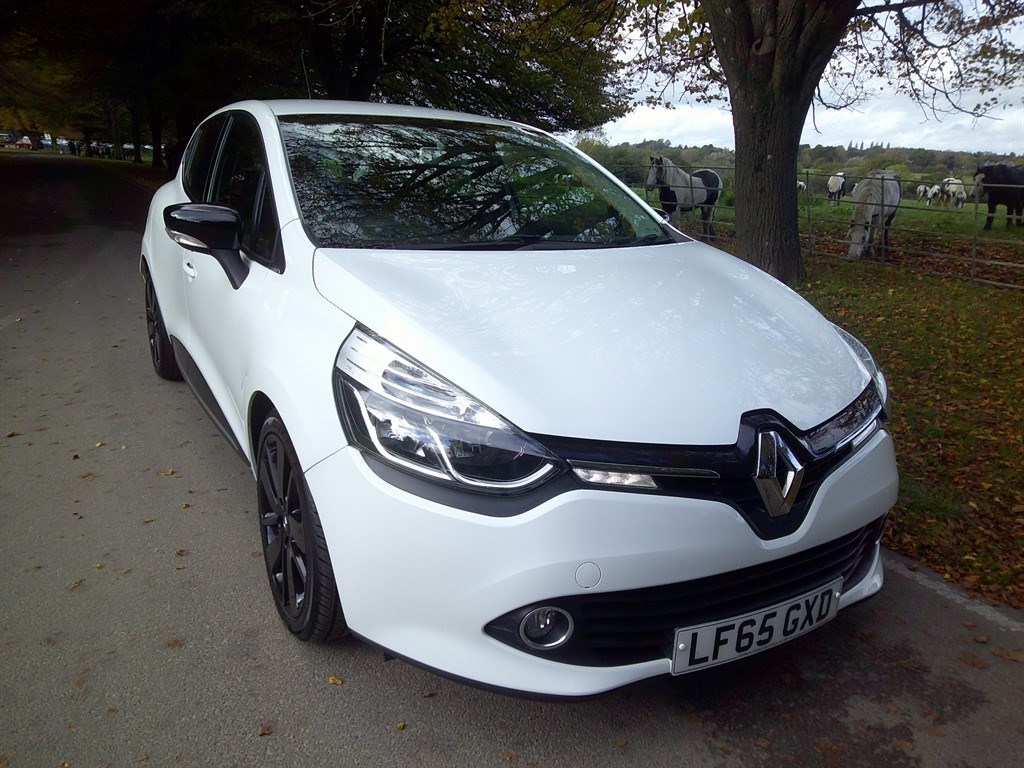 Renault Clio Listing Image