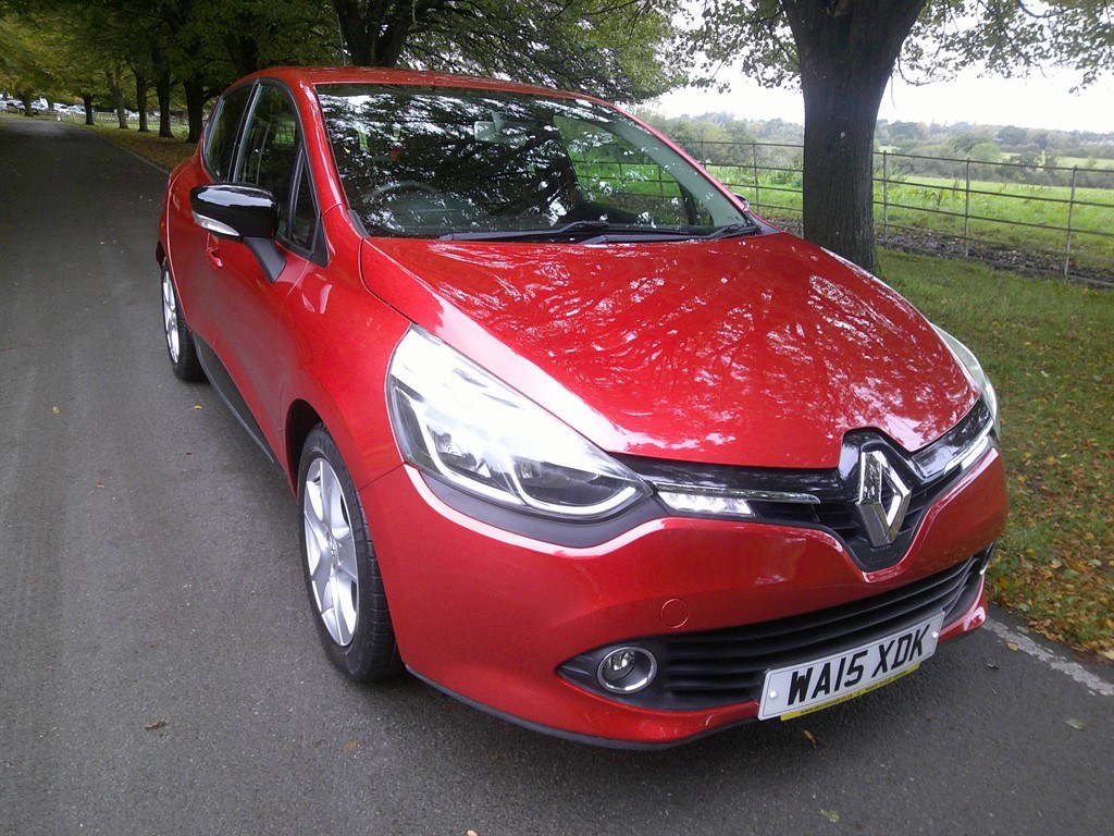 Renault Clio Listing Image