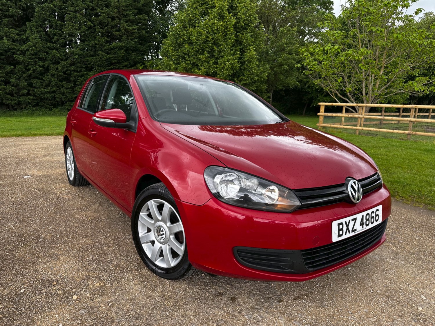 Volkswagen Golf Listing Image