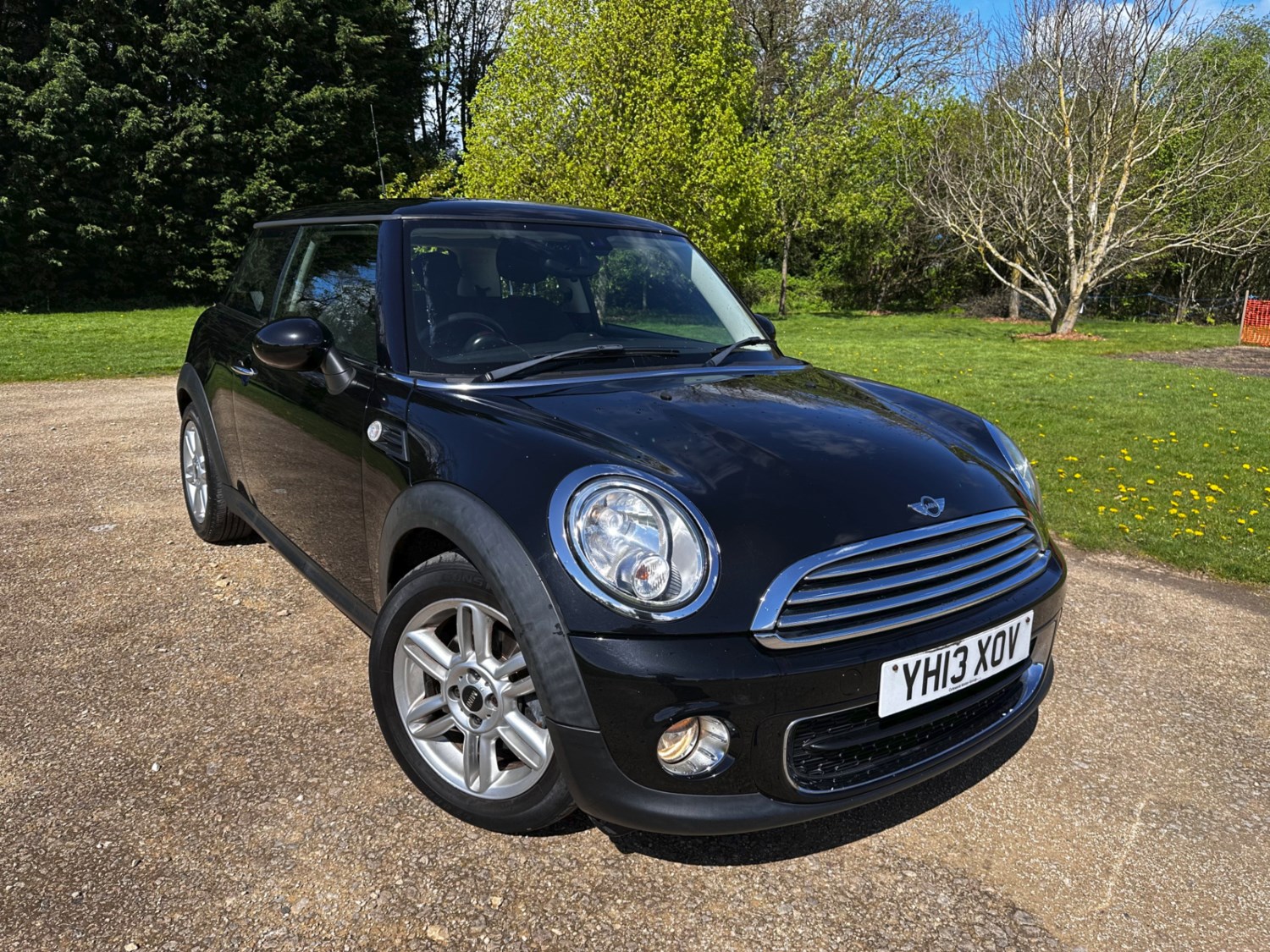 MINI Hatch Listing Image