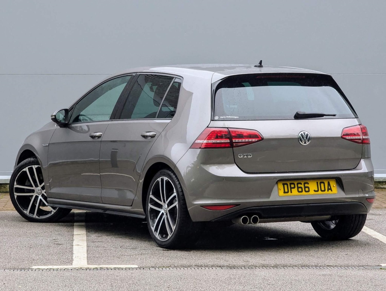 Volkswagen Golf Listing Image