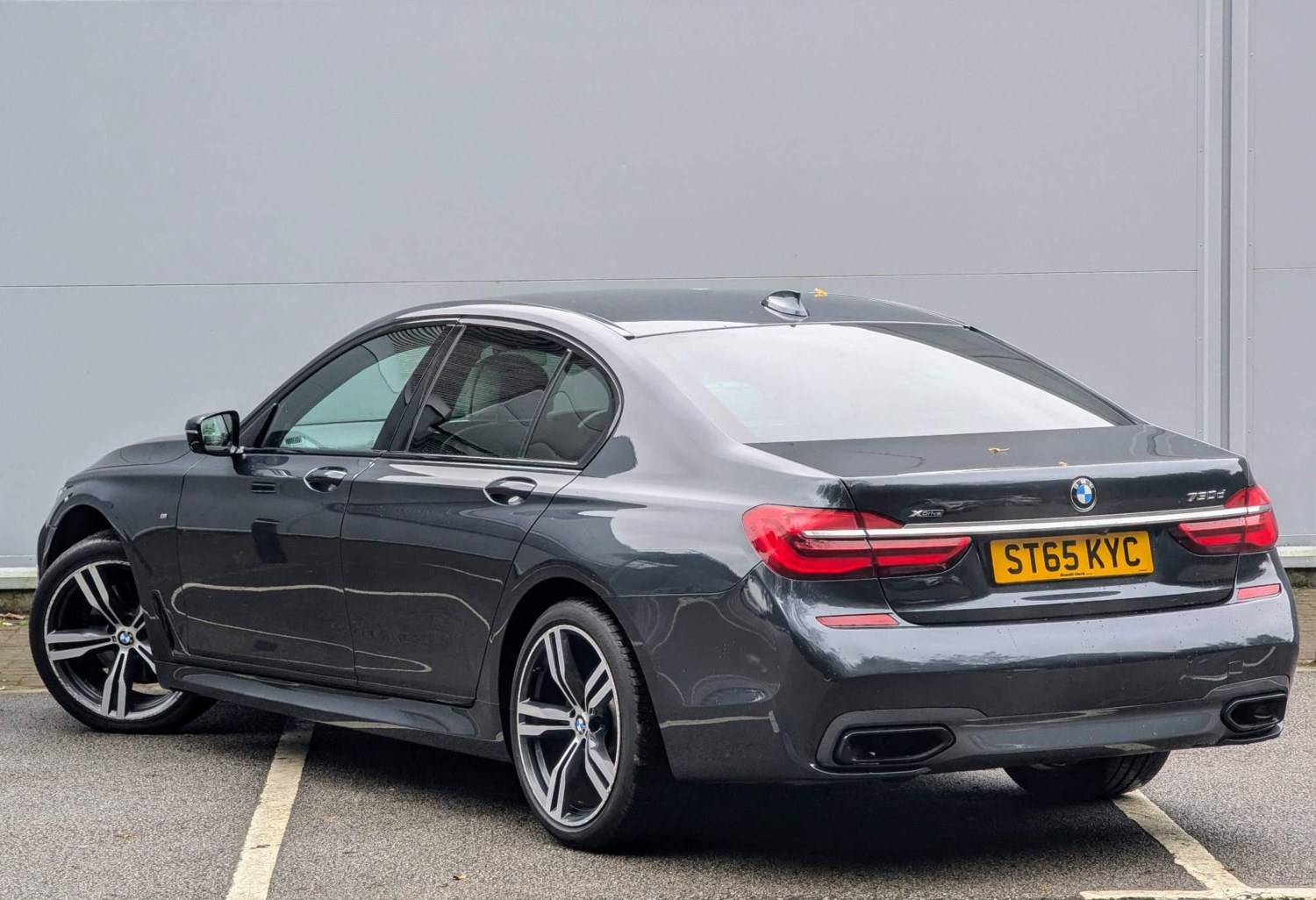 BMW 7 Series Listing Image