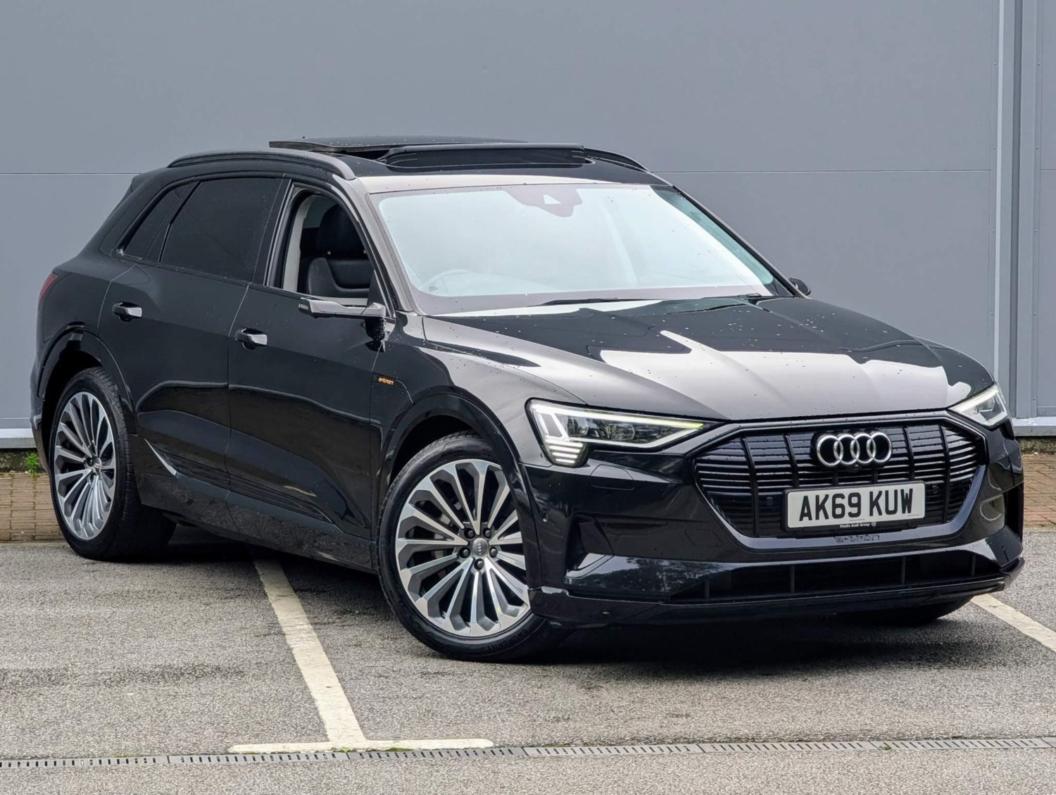 Audi e-tron Listing Image