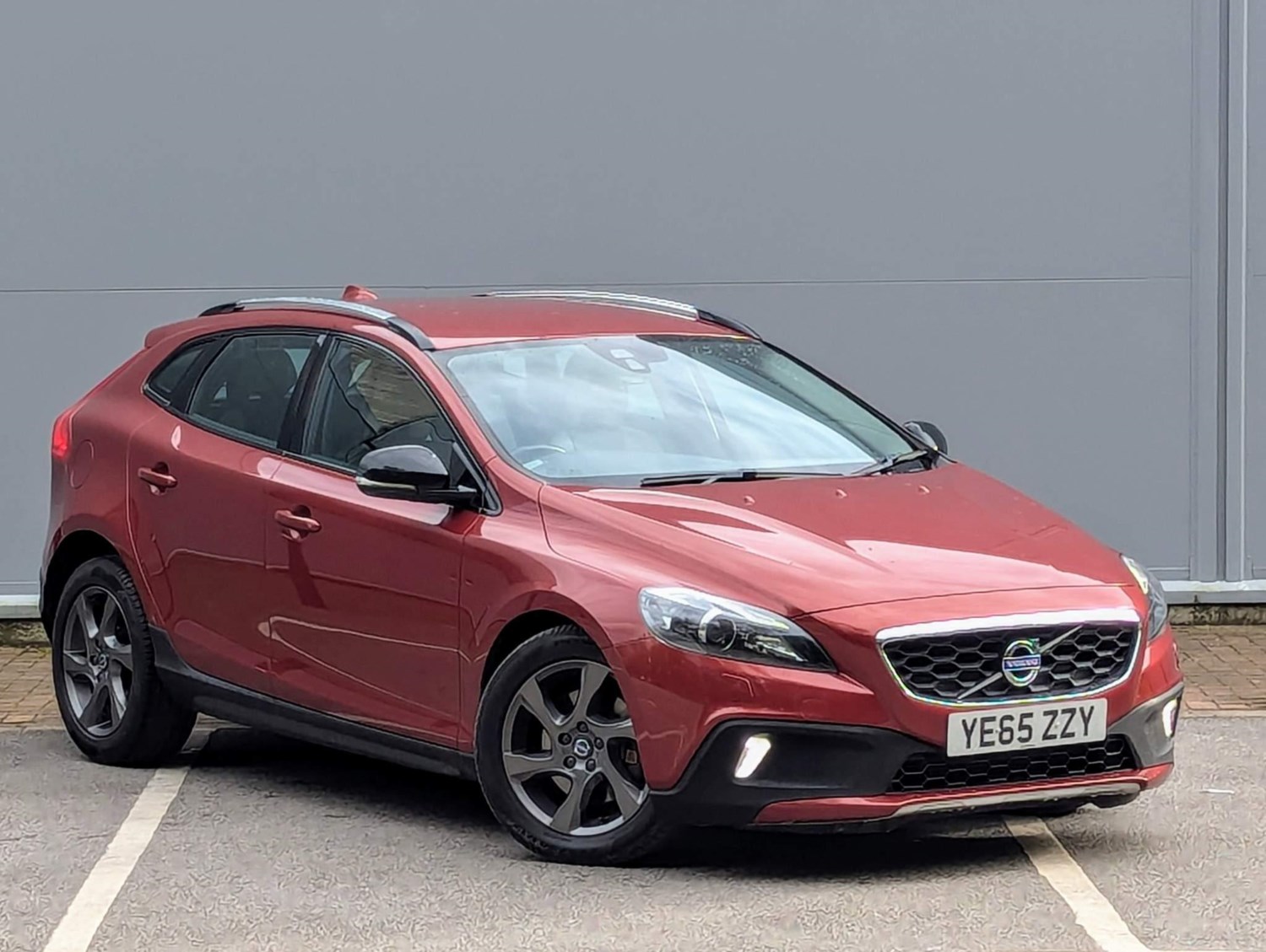 Volvo V40 Cross Country Listing Image