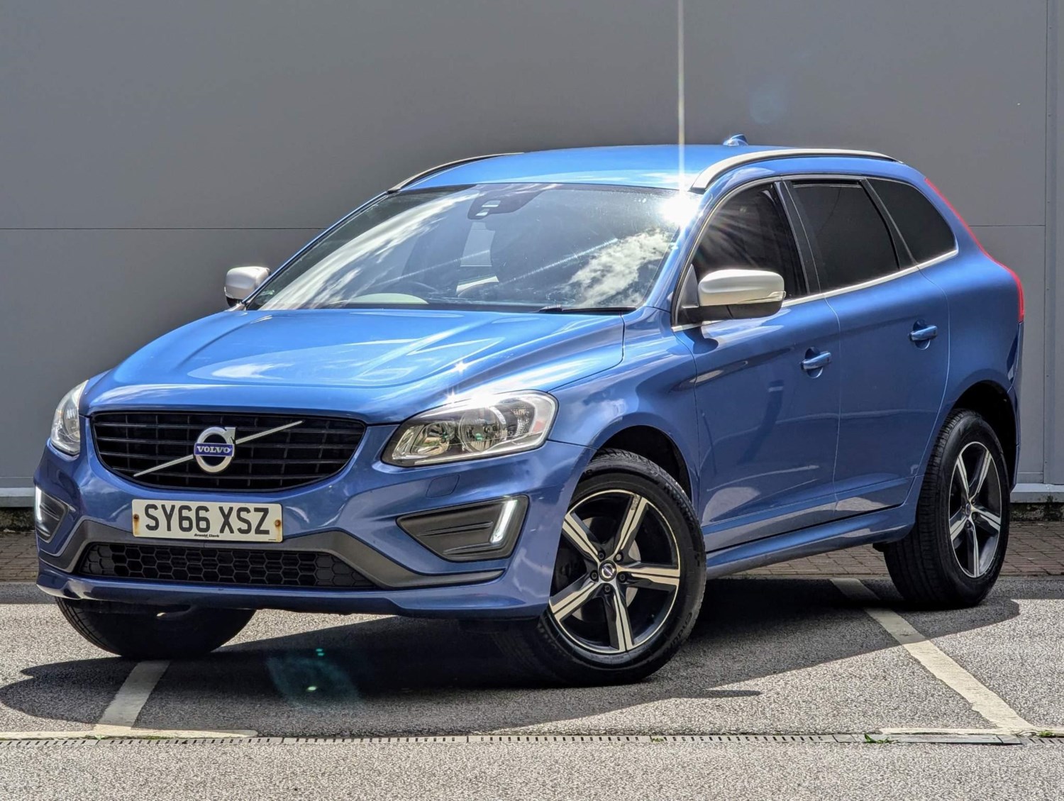 Volvo XC60 Listing Image