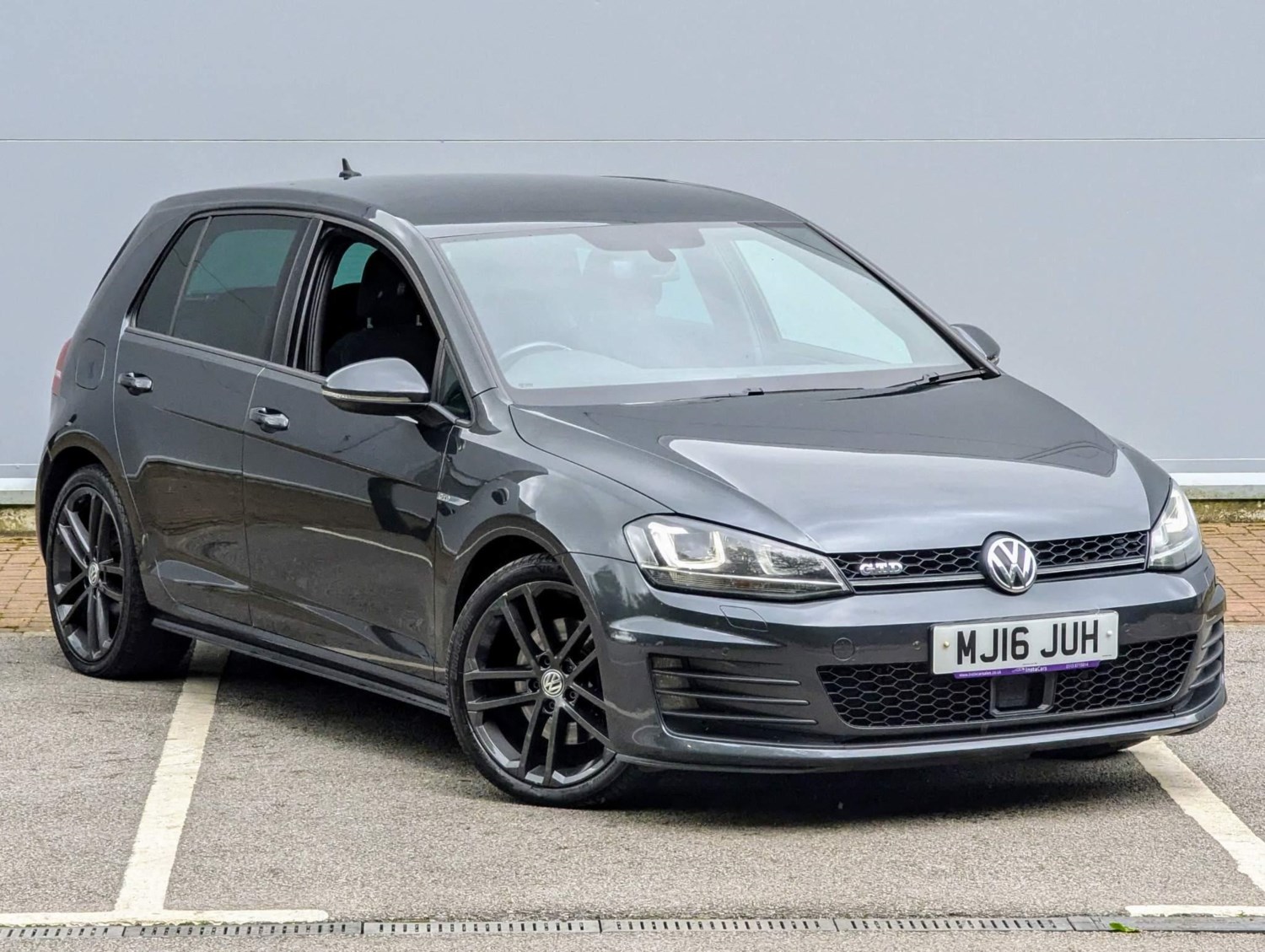 Volkswagen Golf Listing Image