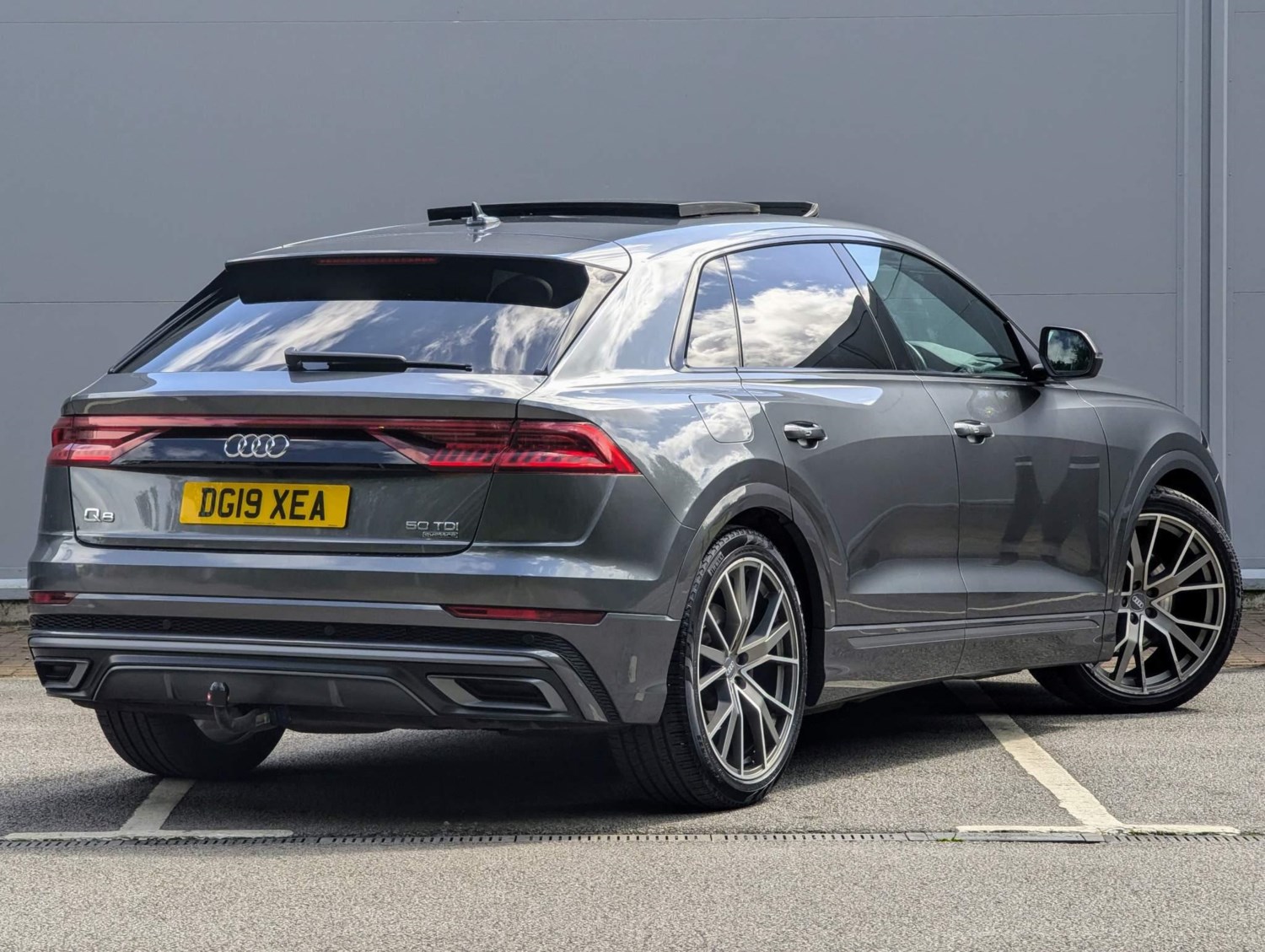 Audi Q8 Listing Image