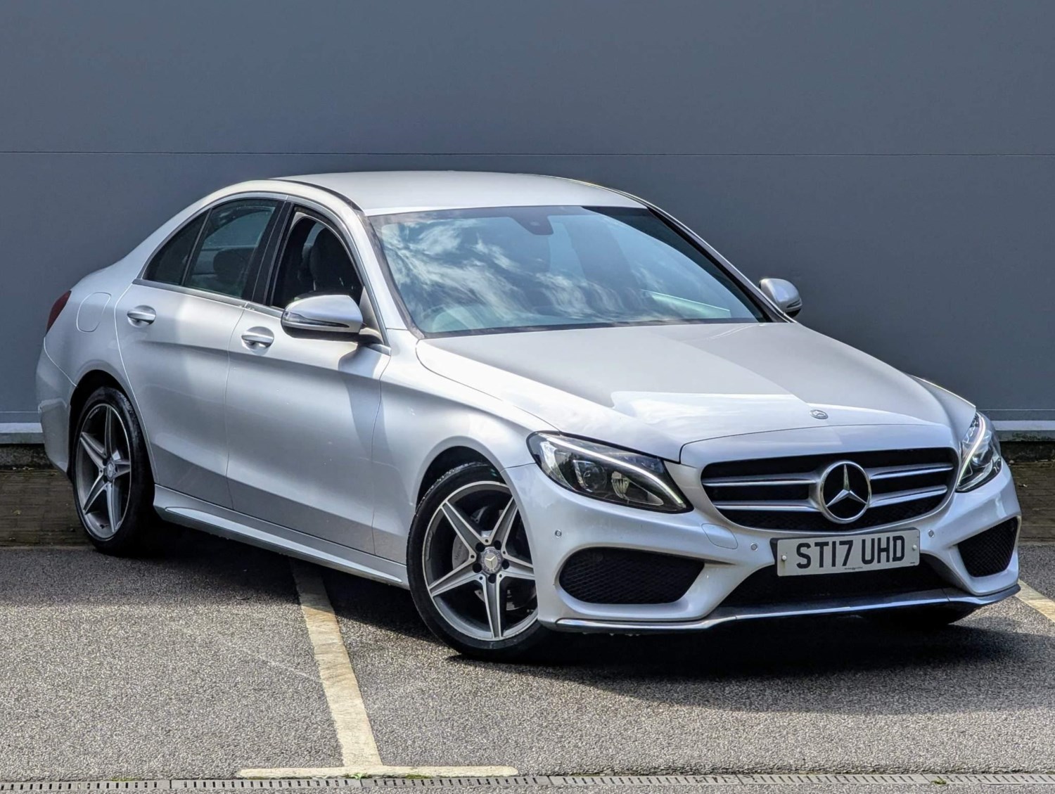 Mercedes-Benz C-Class Listing Image