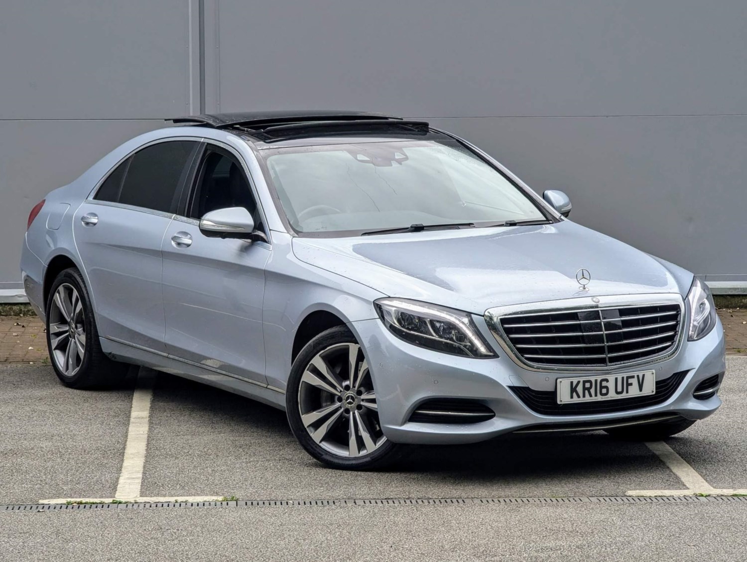 Mercedes-Benz S-Class Listing Image