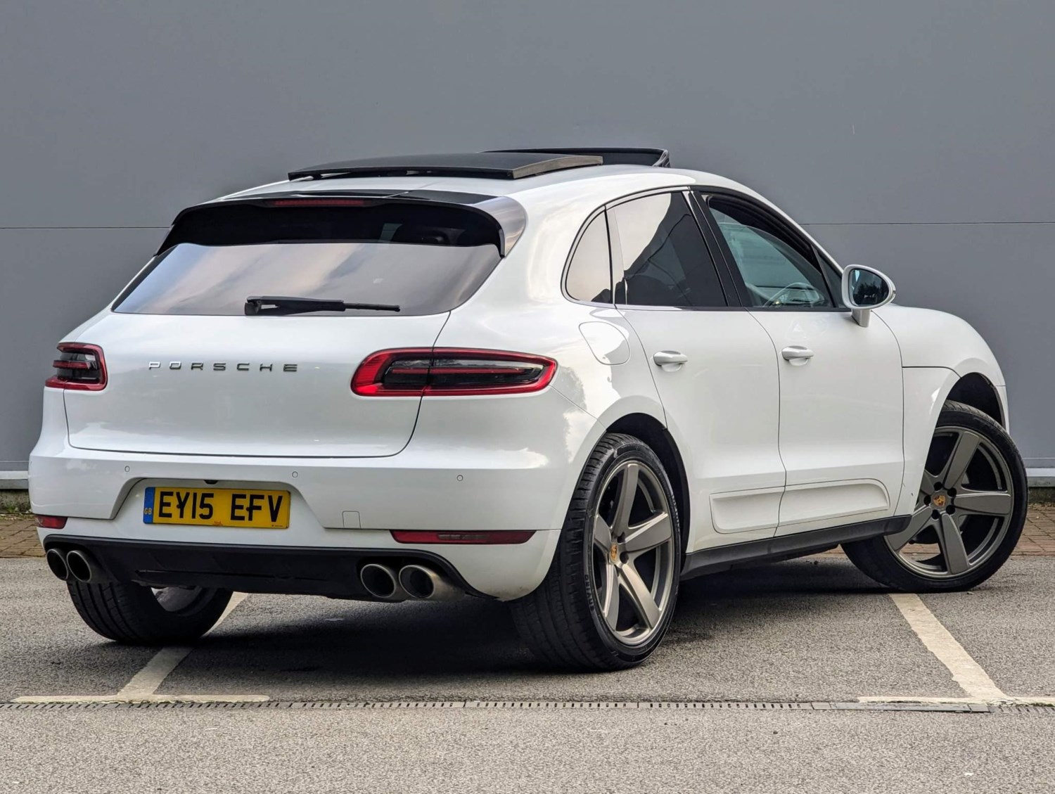 Porsche Macan Listing Image