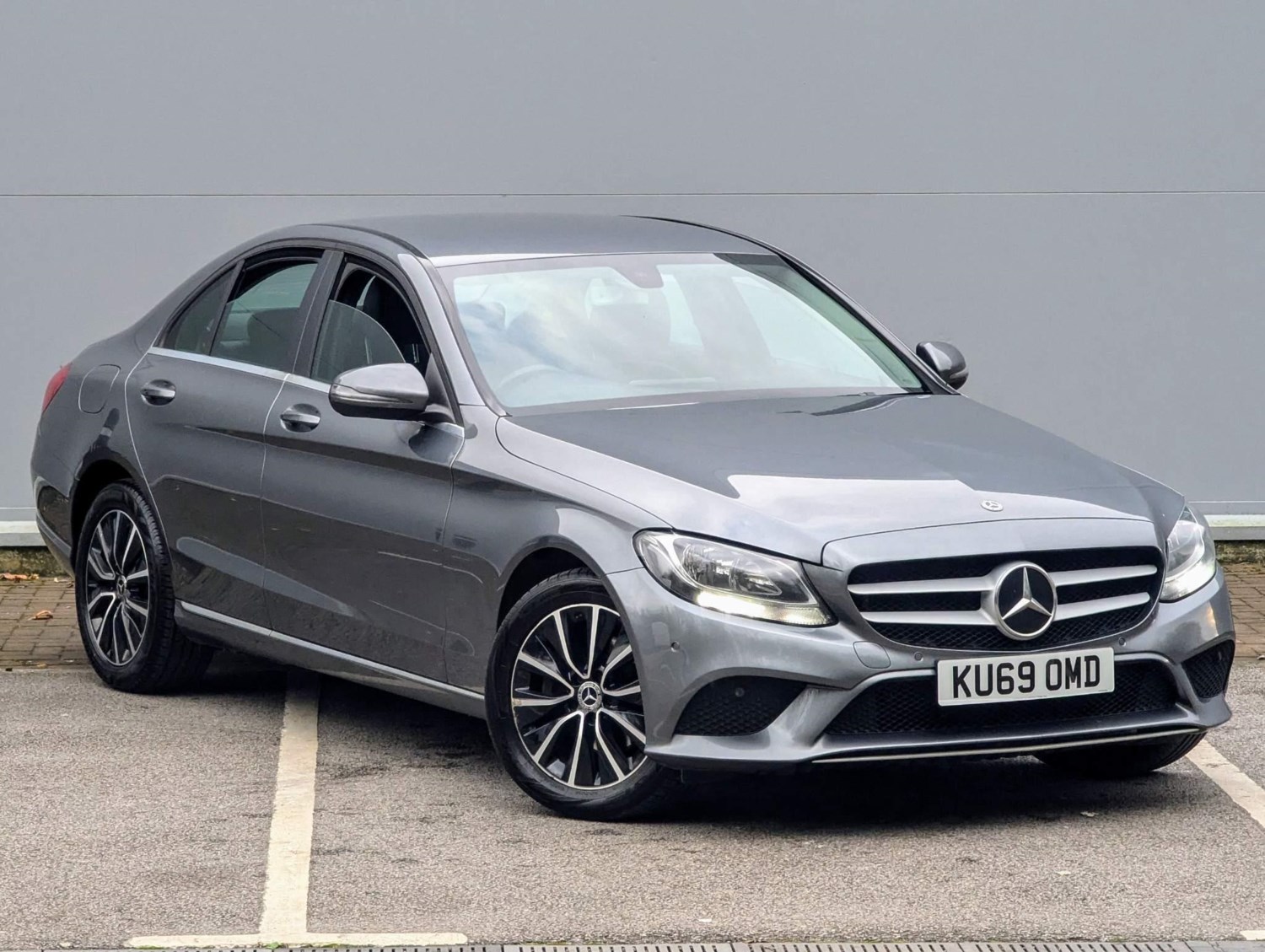 Mercedes-Benz C-Class Listing Image