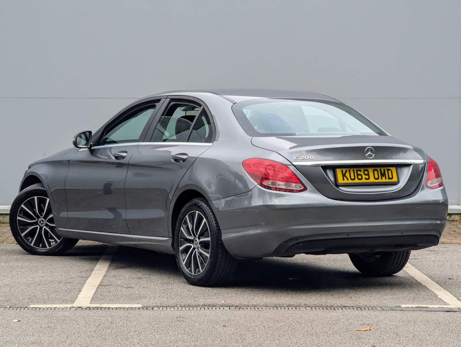 Mercedes-Benz C-Class Listing Image